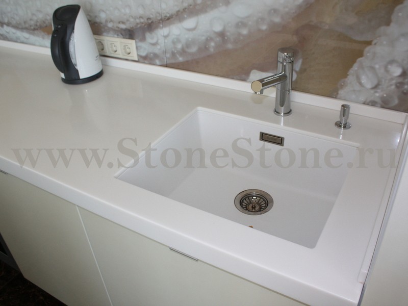 ����� �� �������������� ����� Corian Glacier White