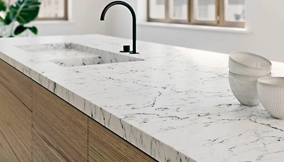 ���������� �� �������������� ����� SmartQuartz Carrara White